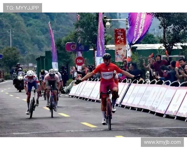 聚焦速度与激情揭秘自行车明星背后的训练故事与奋斗历程